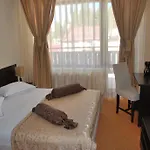 מלון דירות Spider House 4*